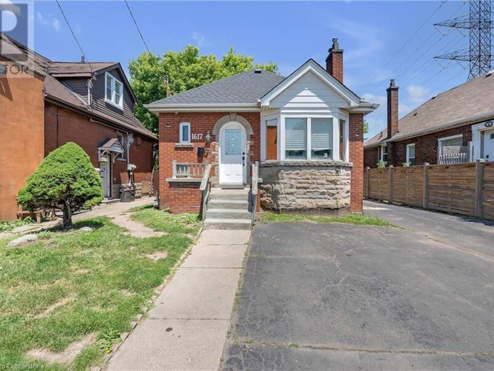 1617 MAIN Street E, Hamilton, Ontario L8H 1C4