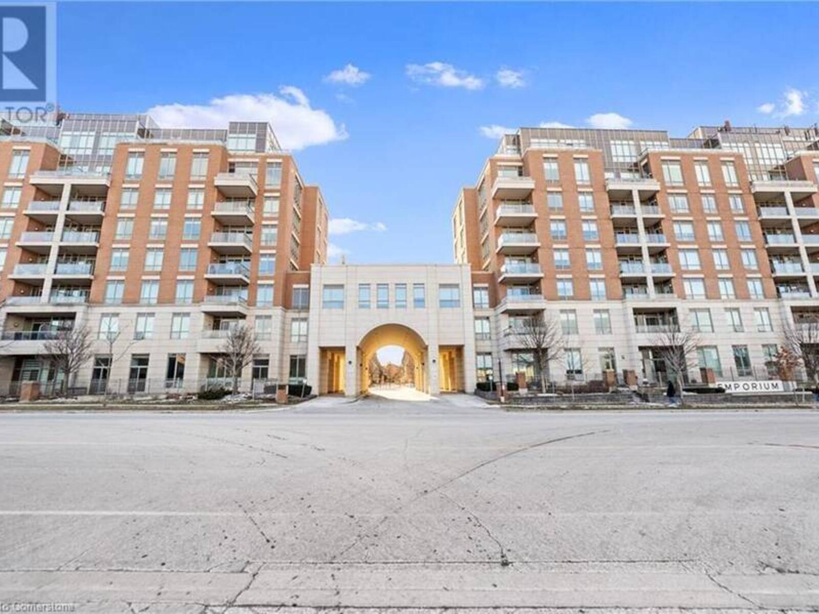 2480 PRINCE MICHAEL Drive Unit# 102, Oakville, Ontario L6H 0H1