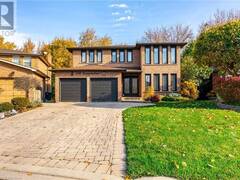 1132 LOVINGSTON Court Mississauga Ontario, L4W 4C7