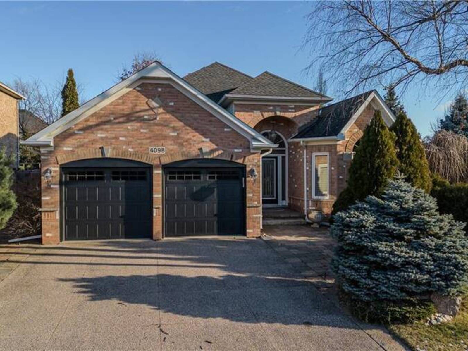 4098 MONTROSE Crescent, Burlington, Ontario L7M 4J4