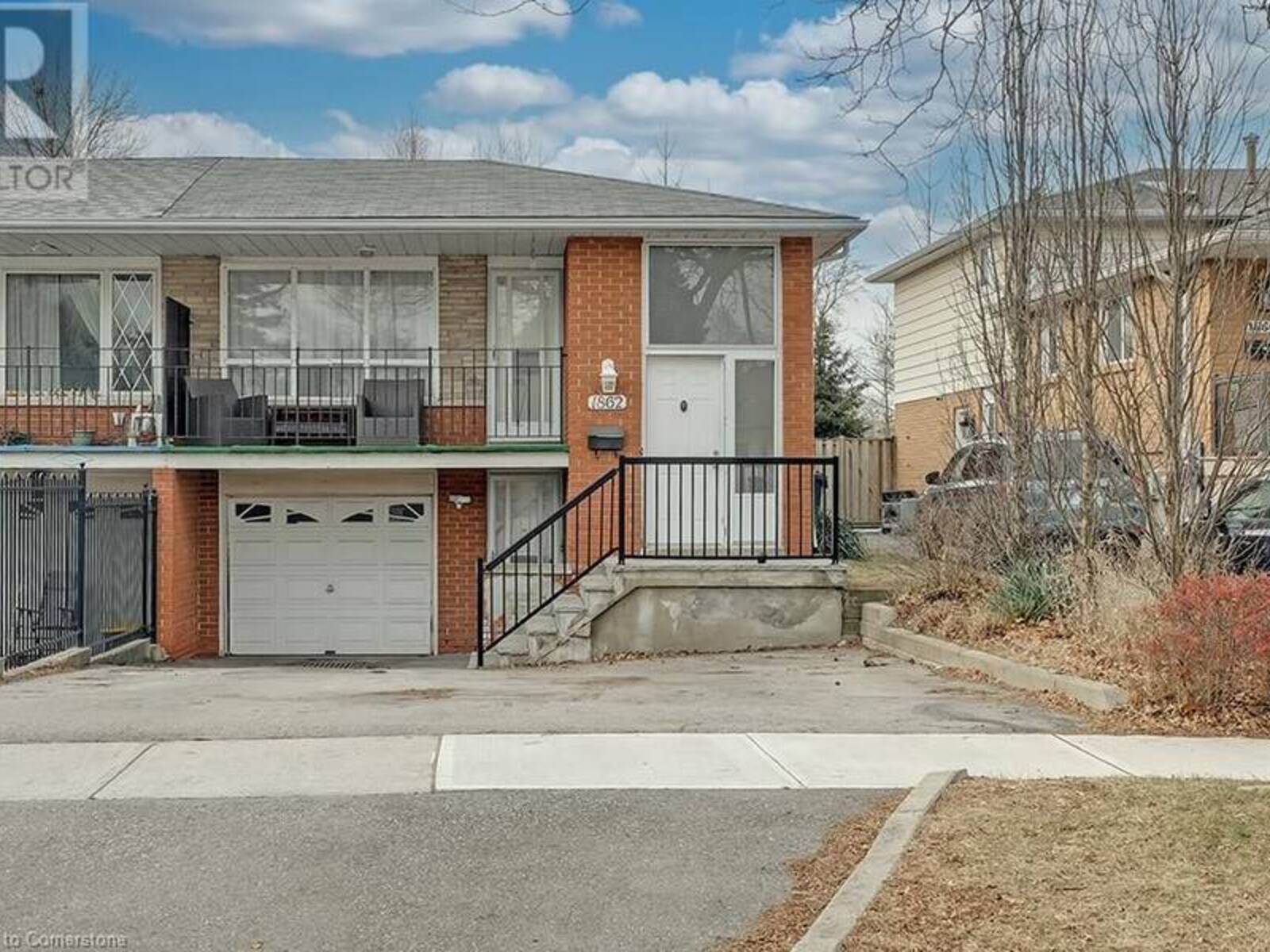 1862 BONNYMEDE Drive, Mississauga, Ontario L5J 1E1