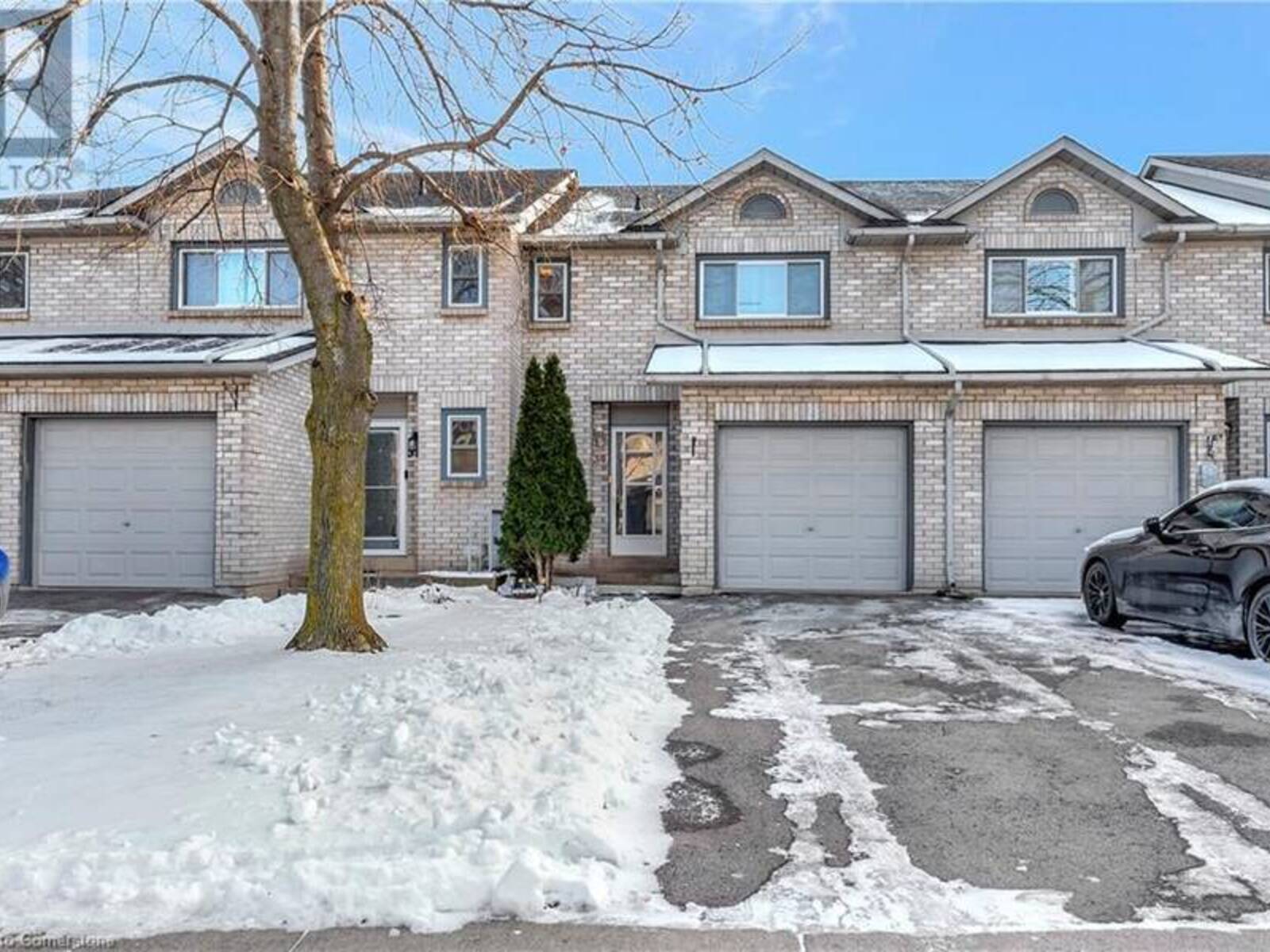 2 ROYALWOOD Court Unit# 39, Hamilton, Ontario L8E 4Z1