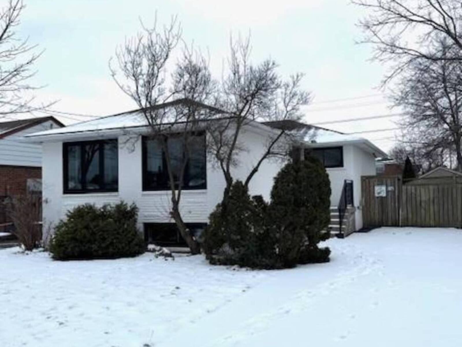 145 WINCHESTER Boulevard, Hamilton, Ontario L8T 2M9