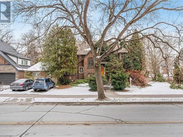 4 FORSYTH Avenue N Hamilton Ontario, L8S 4E1