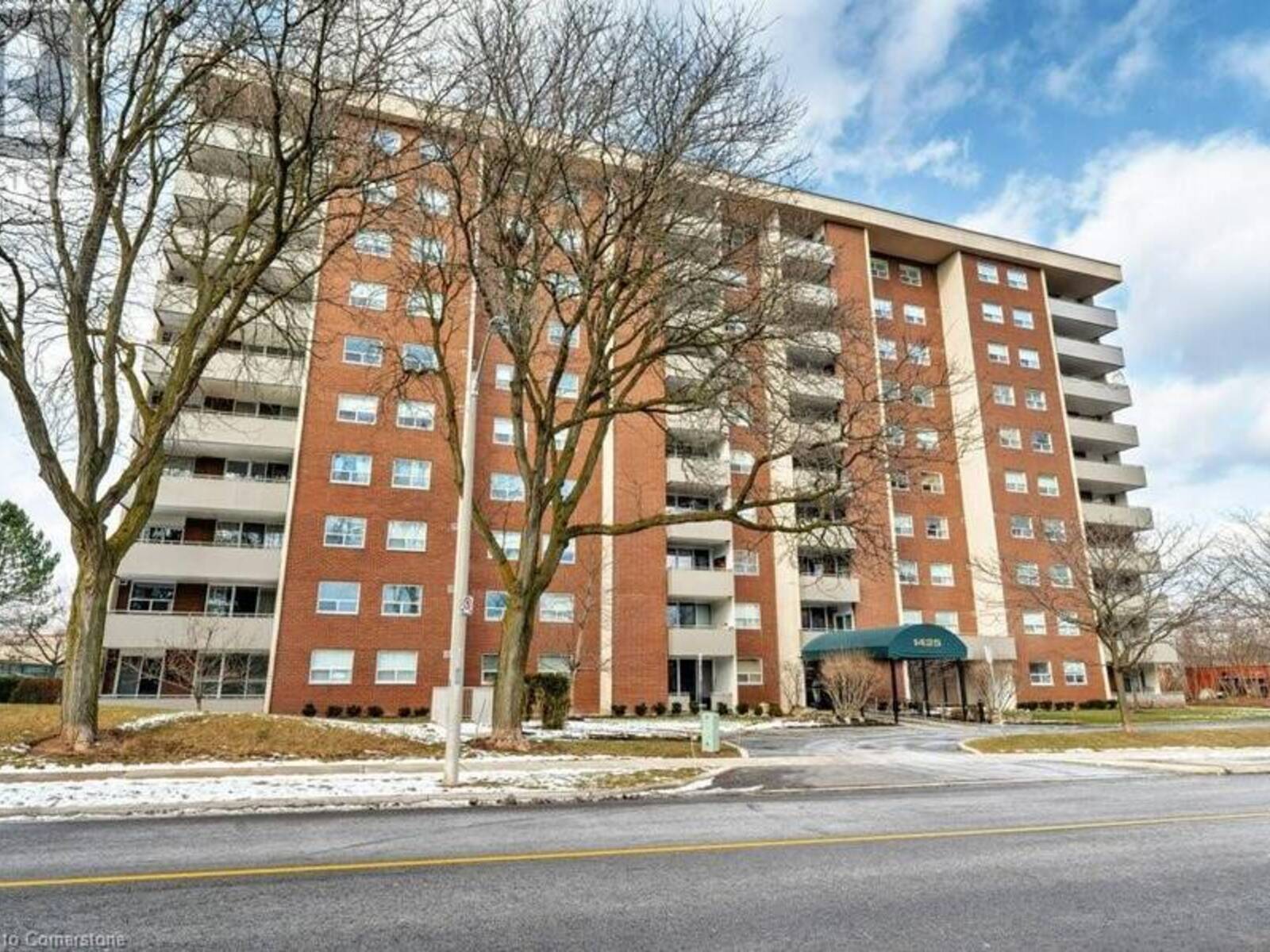 1425 GHENT Avenue Unit# 305, Burlington, Ontario L7S 1X5