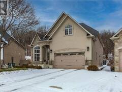 35 SWEETMAN Drive Dundas Ontario, L9H 7T4