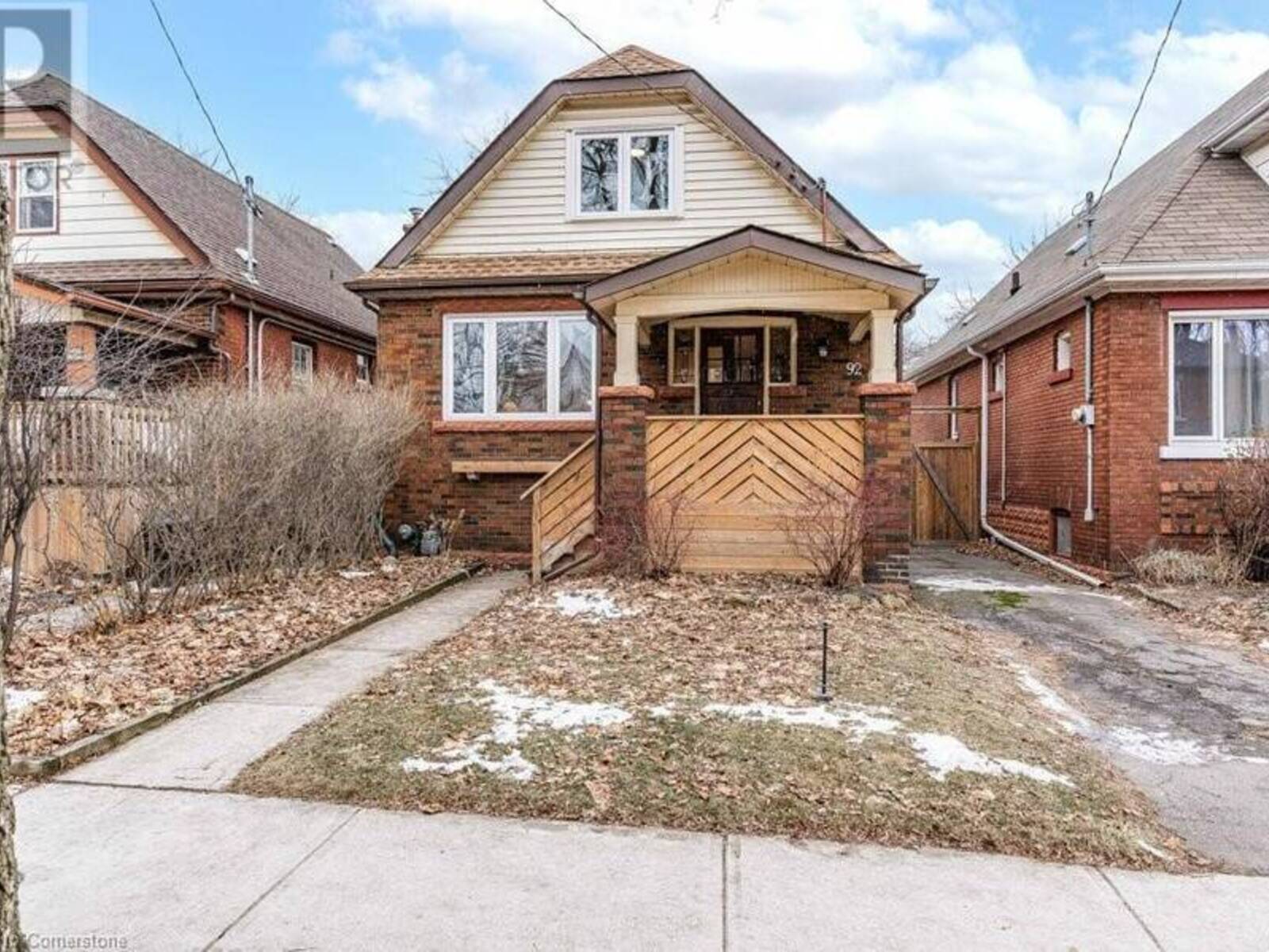 92 GRAHAM Avenue S, Hamilton, Ontario L8K 2M3