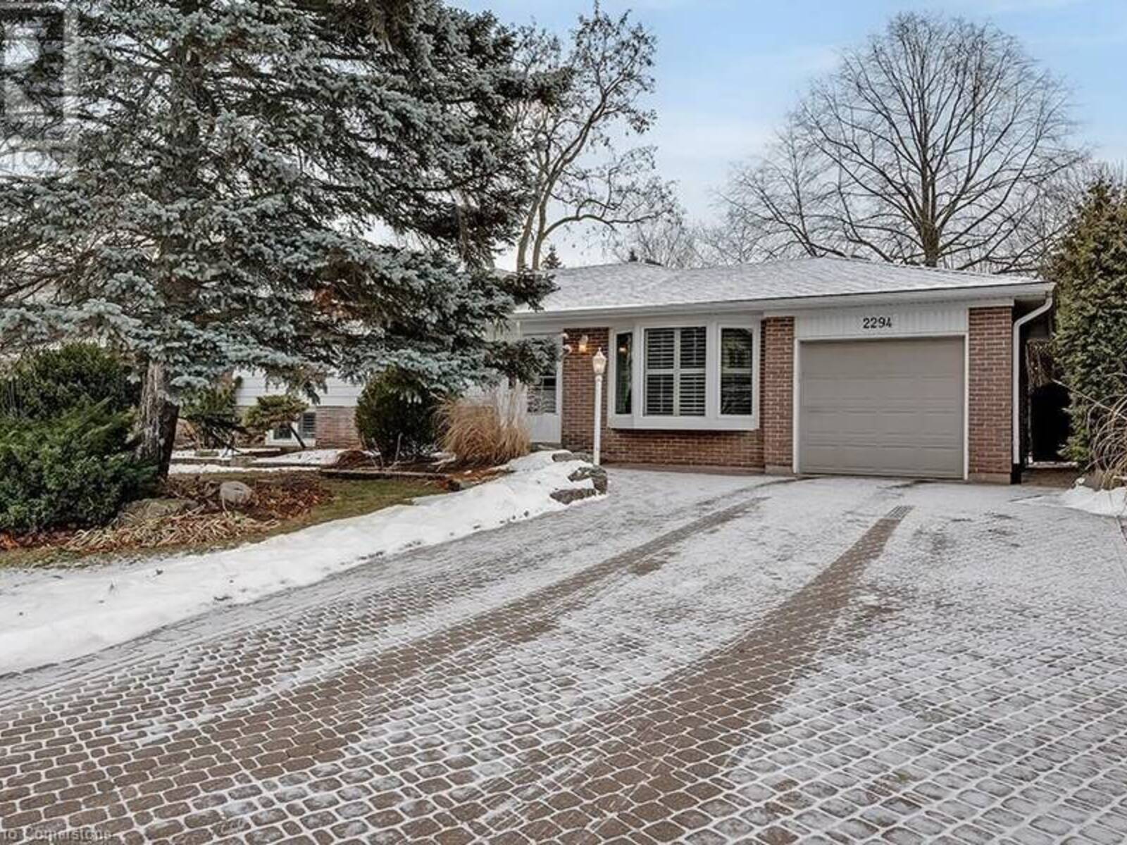 2294 YOLANDA Drive, Oakville, Ontario L6L 2H8