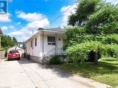 17 CRAIGROYSTON Road Hamilton Ontario, L8H 1A2