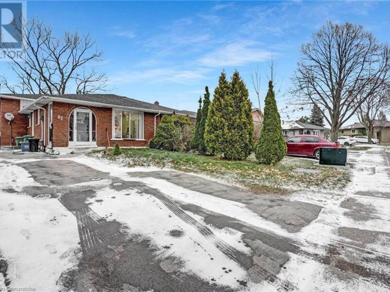 82 GUILDWOOD Drive, Hamilton, Ontario L9C 6S4