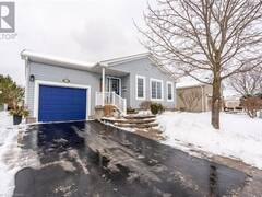 136 GLENARIFF Drive Hamilton Ontario, L8B 1A5