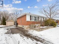 4 FERNWOOD Crescent Hamilton Ontario, L8T 3L1