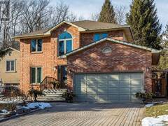 3 BARRINGTON Court Dundas Ontario, L9H 6S6