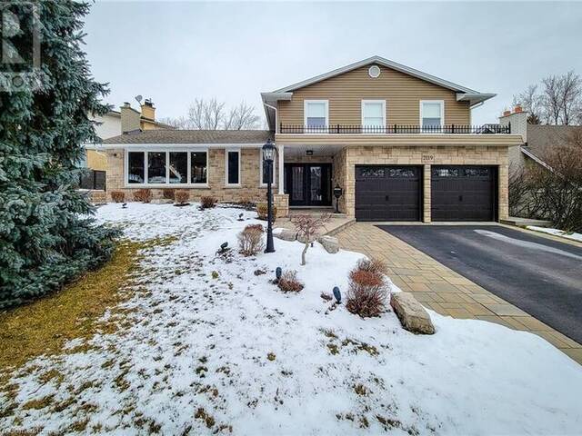 2119 AGINCOURT Crescent Burlington Ontario, L7P 1P3