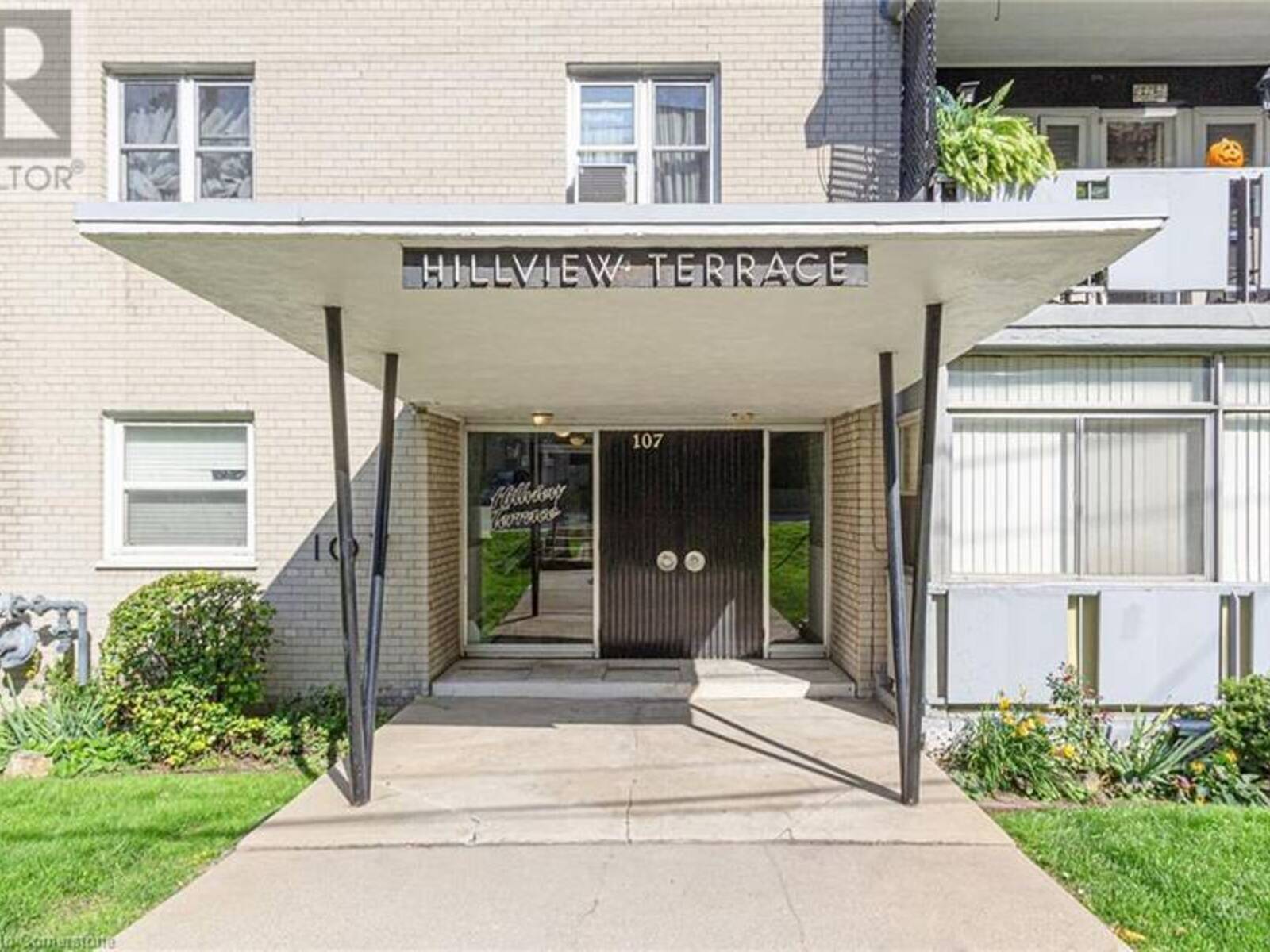 107 ST. JOSEPH'S Drive Unit# 307, Hamilton, Ontario L8N 2G1