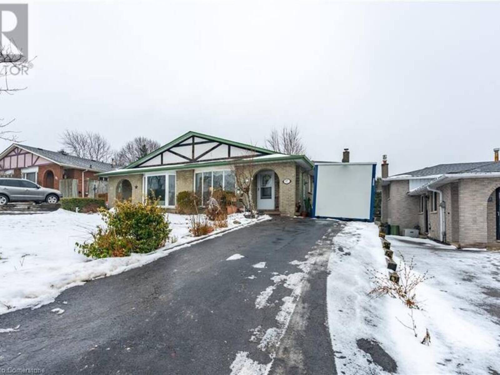 97 GUILDWOOD Drive, Hamilton, Ontario L9C 6S3