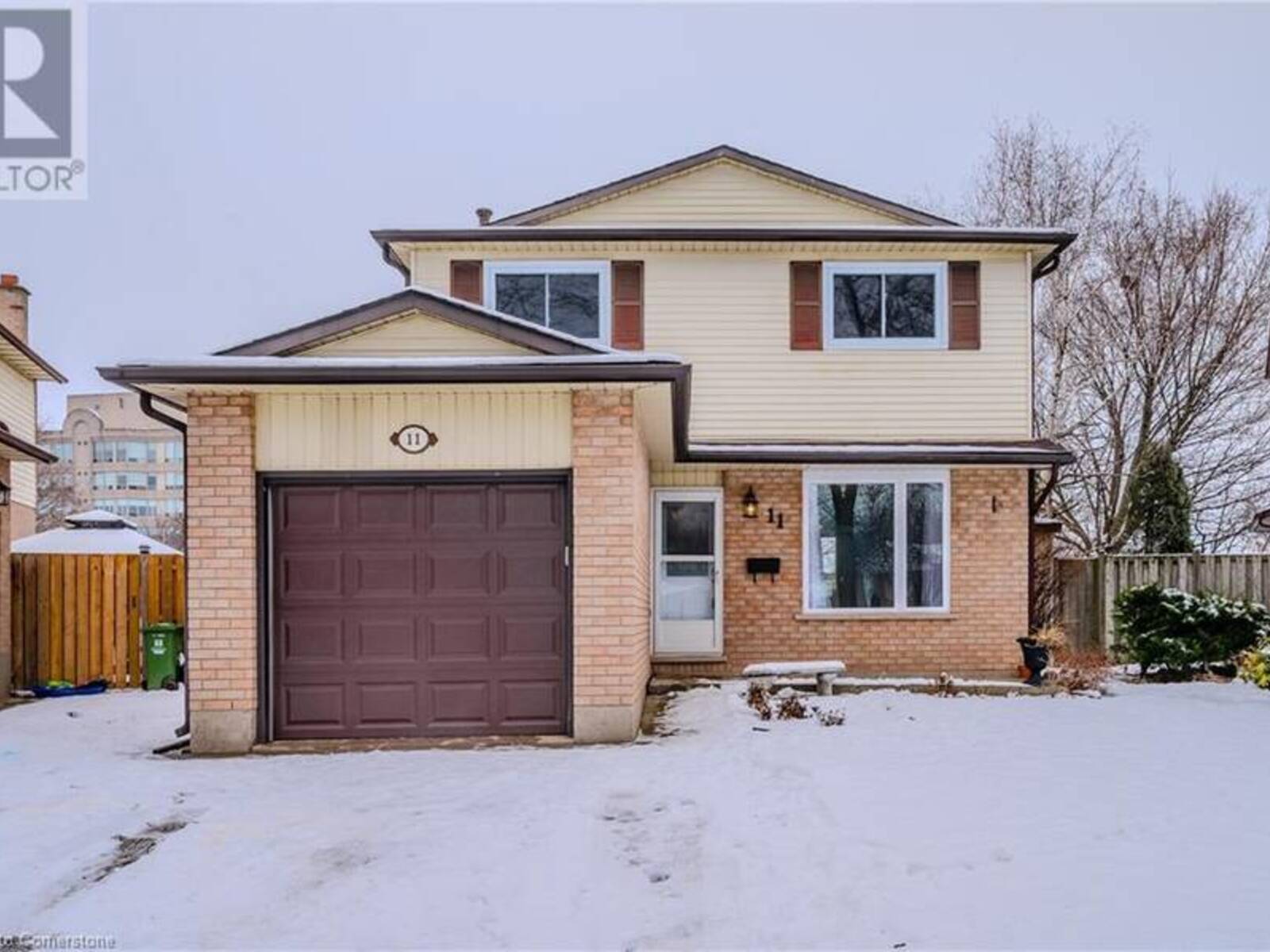 11 PECAN Court, Hamilton, Ontario L8G 4L6