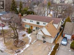 10 DOUGLAS Place Hamilton Ontario, L8G 1M6