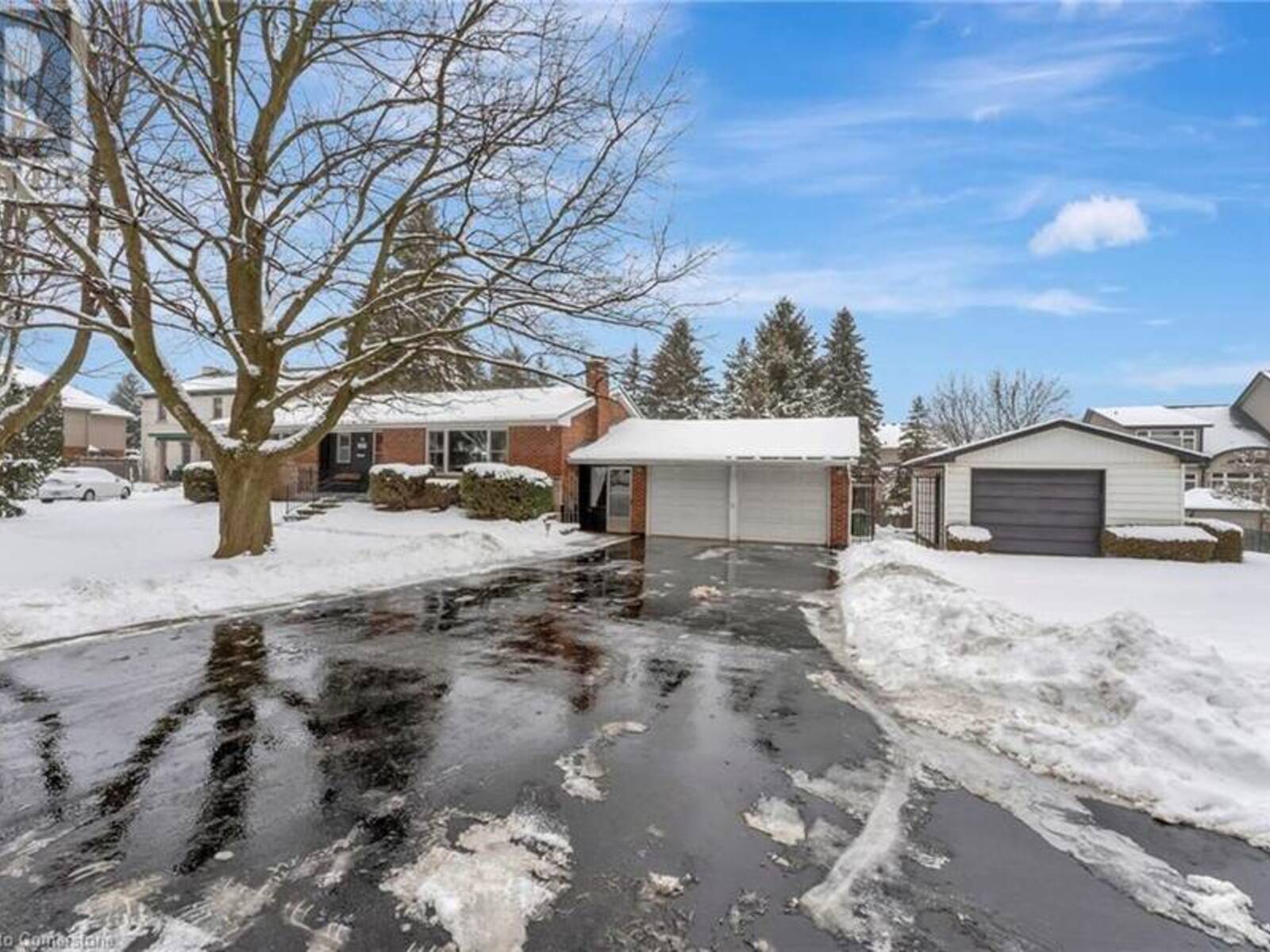 717 MOHAWK Road, Ancaster, Ontario L9G 2X1