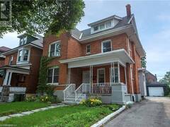 49 FAIRLEIGH Avenue S Hamilton Ontario, L8M 2K1