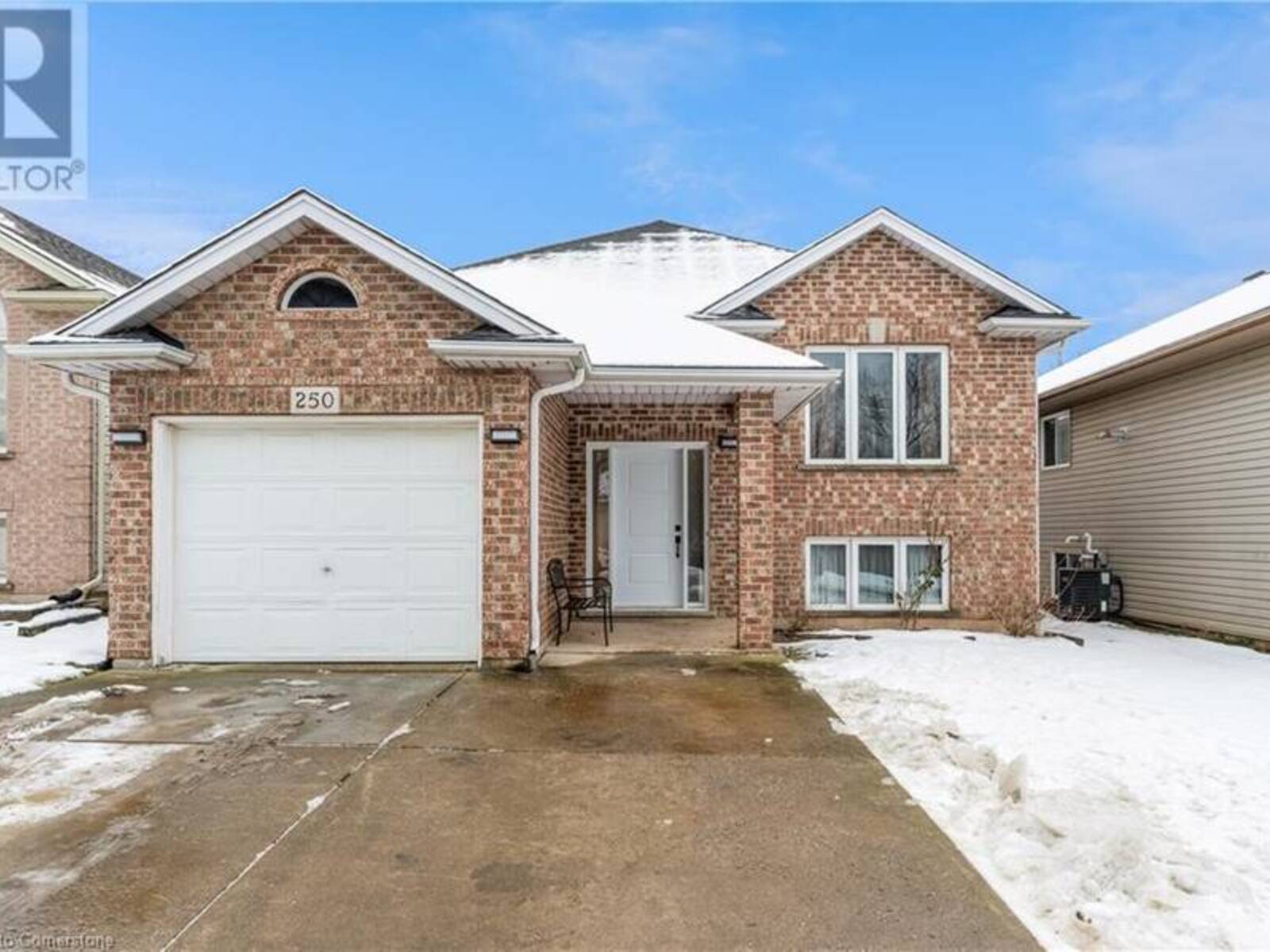 250 ST. LAWRENCE Drive, Welland, Ontario L3C 7H6