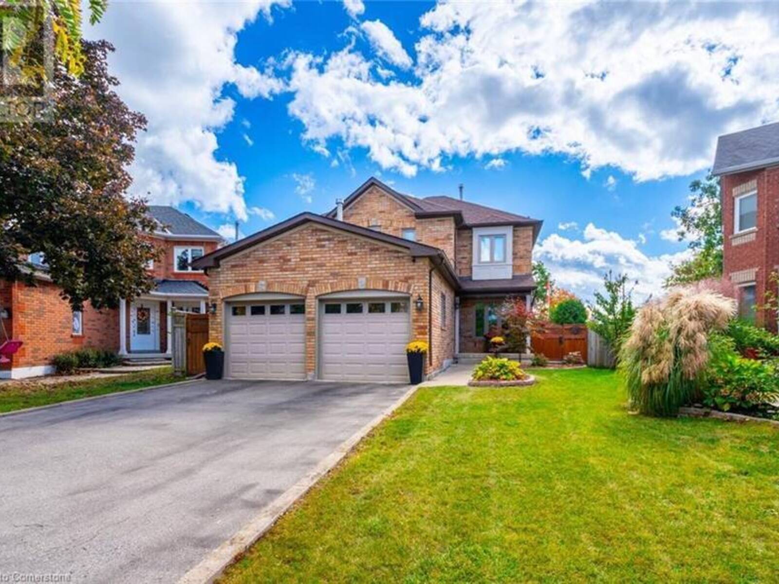 75 CHATSWORTH Crescent, Waterdown, Ontario L8B 0N7