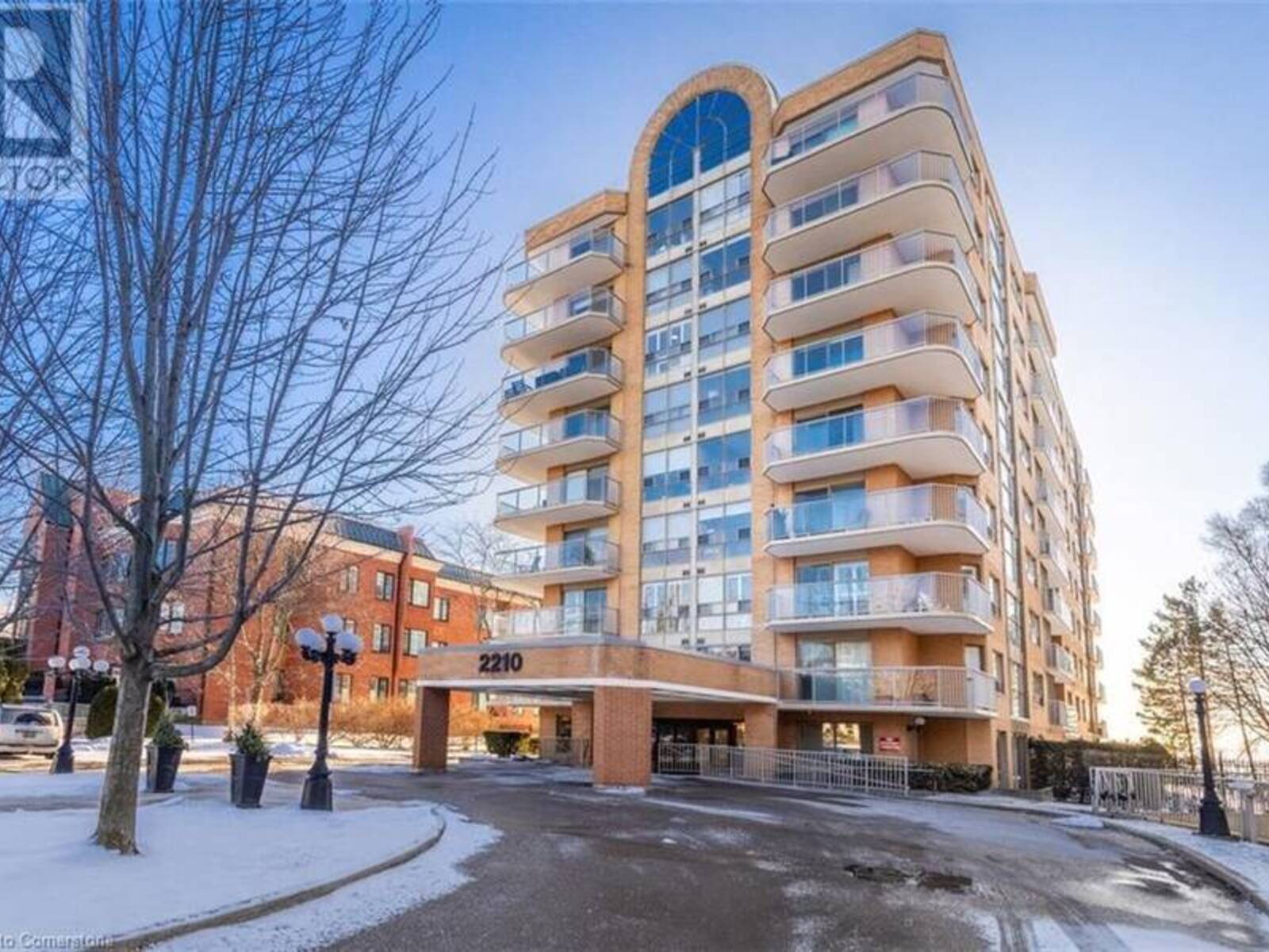 2210 LAKESHORE Road Unit# 304, Burlington, Ontario L7R 4J9