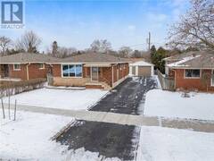 653 THORNWOOD Avenue Burlington Ontario, L7N 3B9