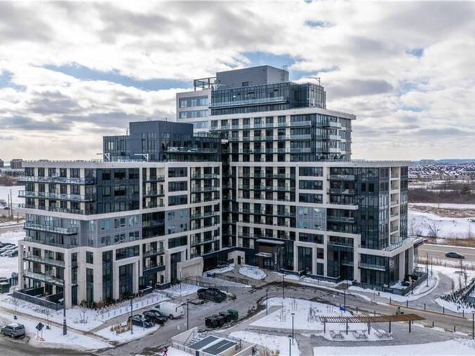 3200 WILLIAM COLTSON Avenue Unit# 608, Oakville, Ontario L6H 7W6