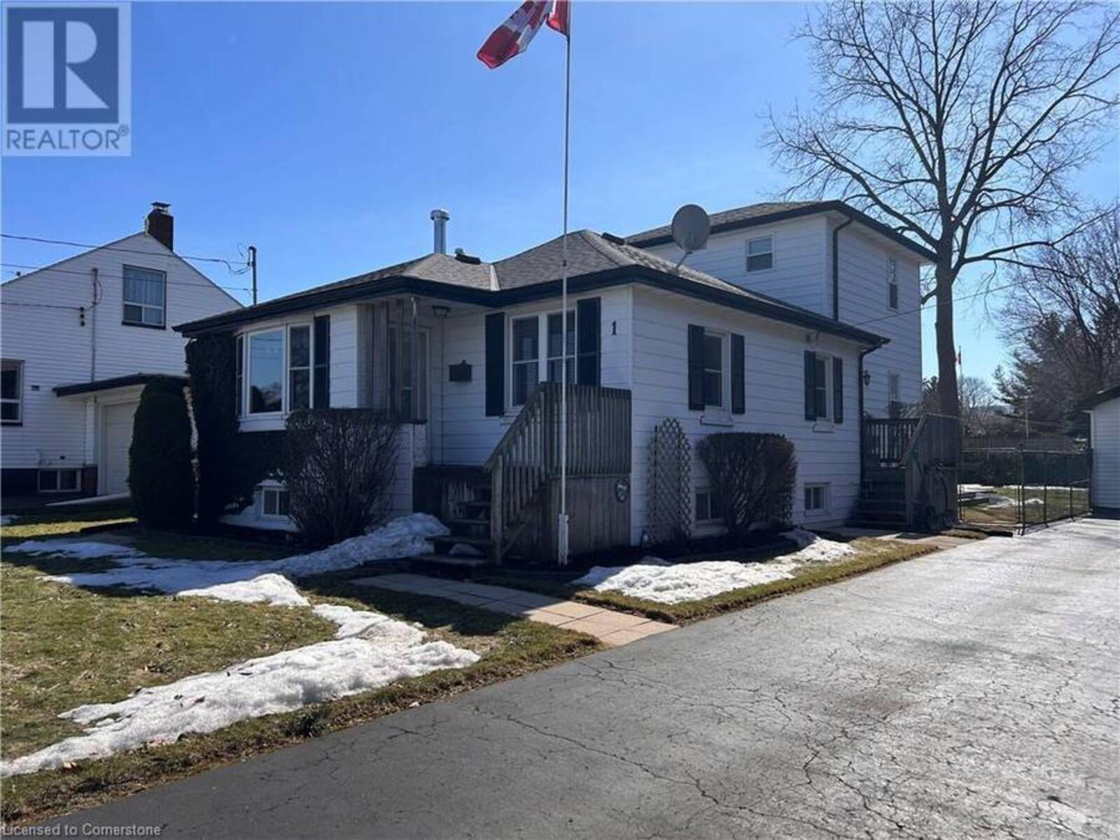 1 TUPPER Boulevard, Grimsby, Ontario L3M 2G1