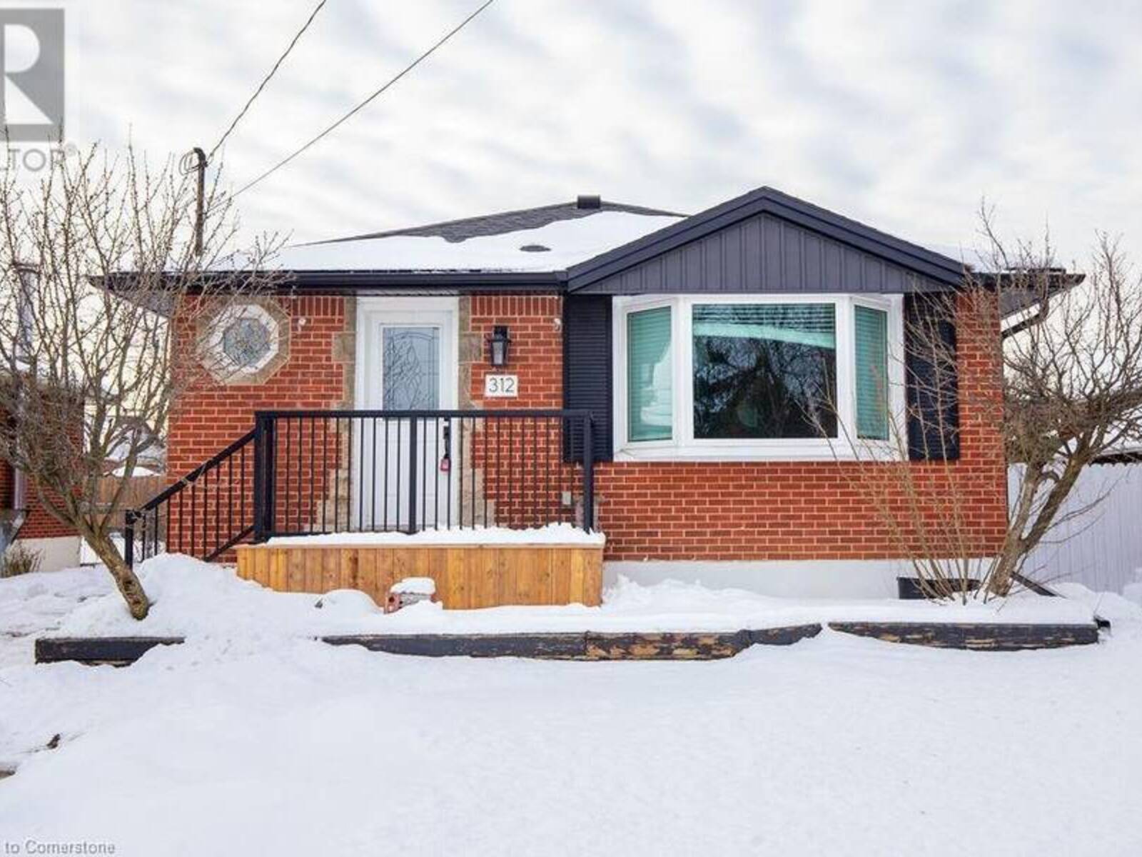 312 EAST 45TH Street, Hamilton, Ontario L8T 3K8