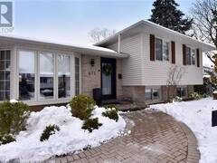 672 MONTEGO Crescent Burlington Ontario, L7N 2Z1