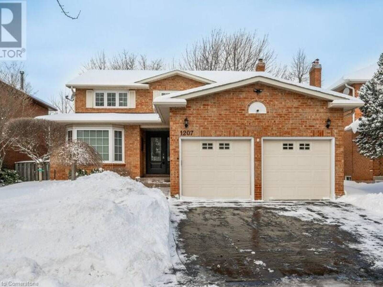 1207 PILGRIMS Way, Oakville, Ontario L6M 1H3