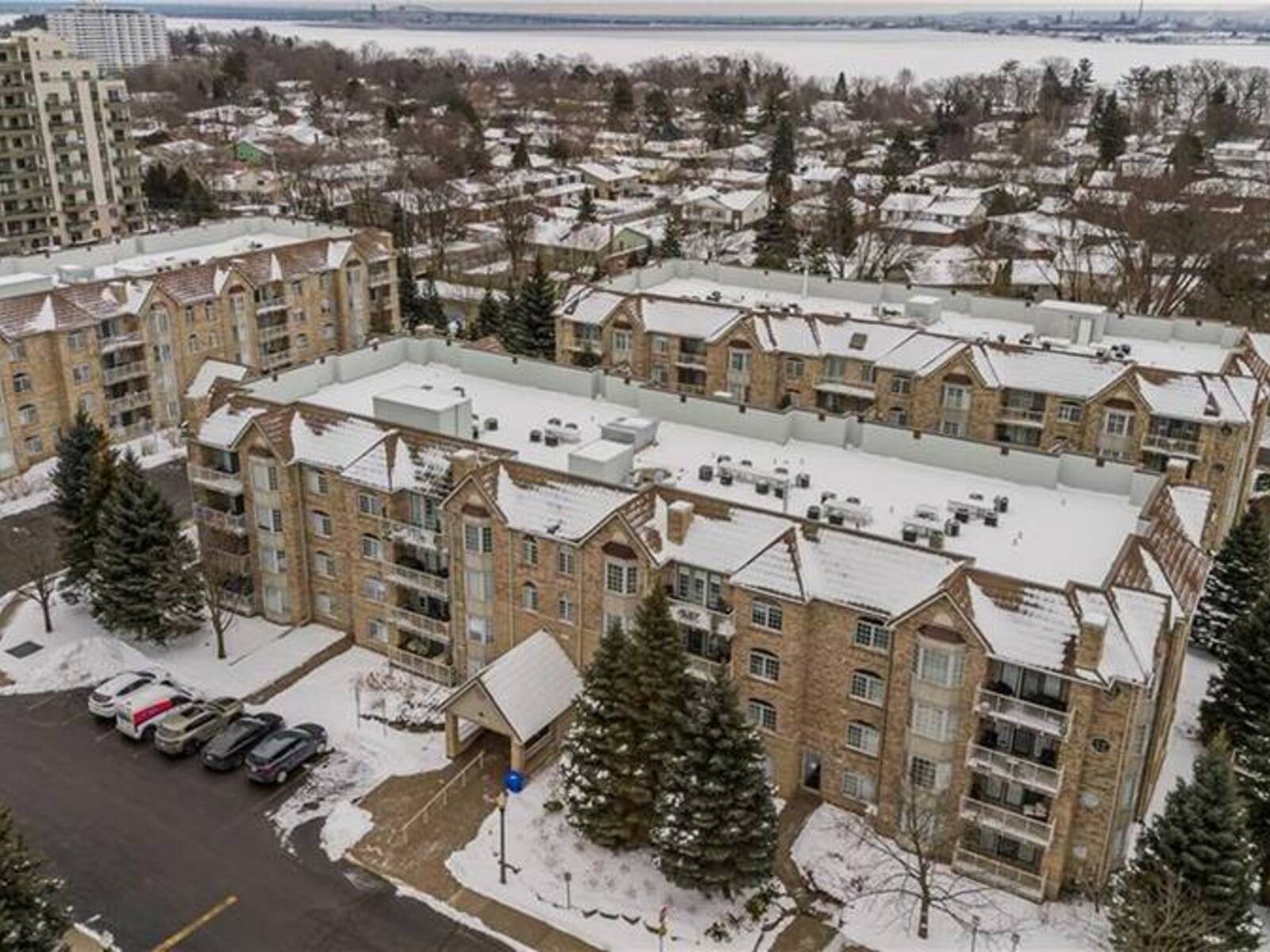 216 PLAINS Road W Unit# 202D, Burlington, Ontario L7T 4L1