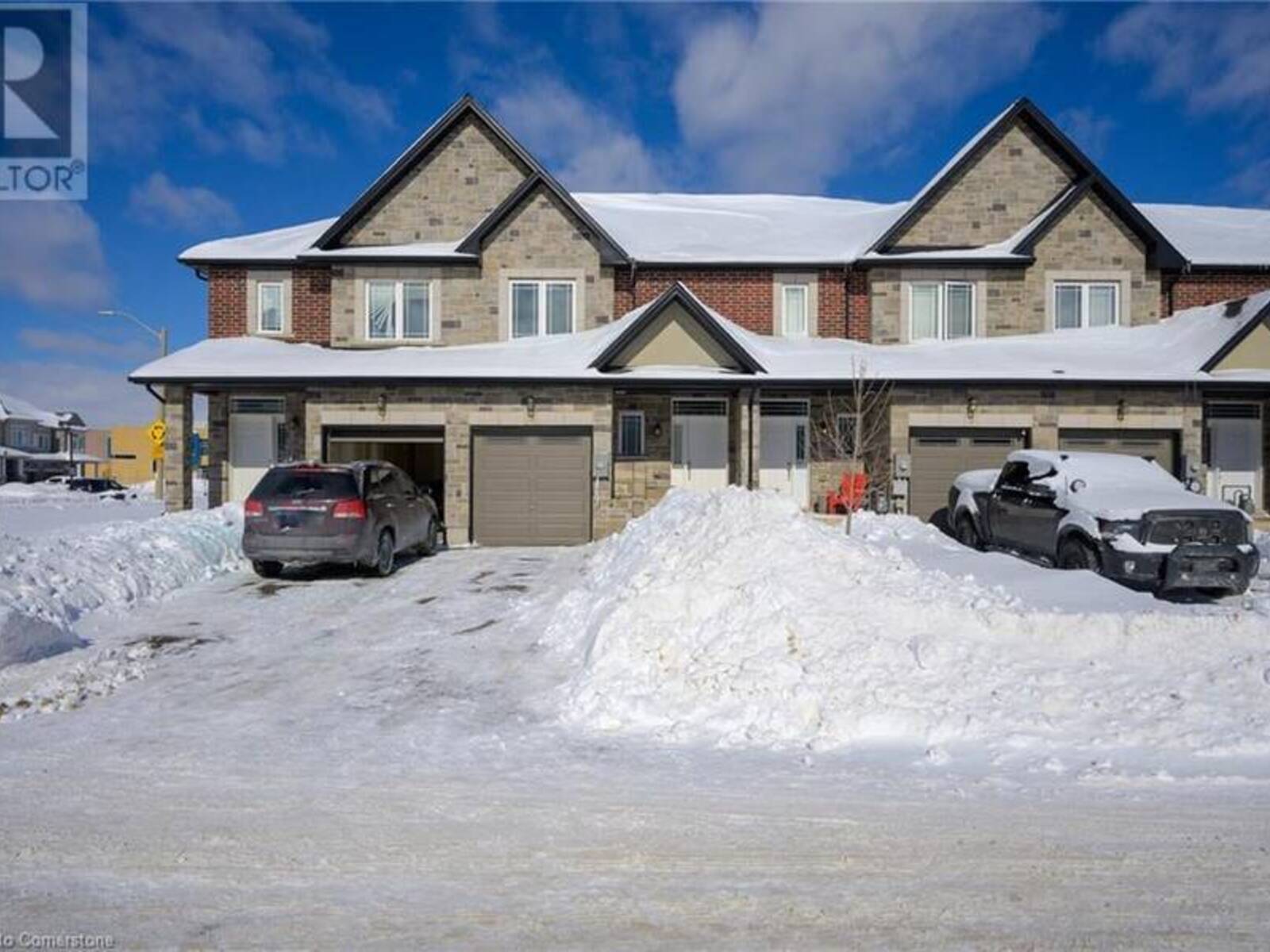 3 CALLON Drive, Ancaster, Ontario L9K 0J8