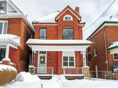 18 FAIRHOLT Road N Hamilton Ontario, L8M 2T1