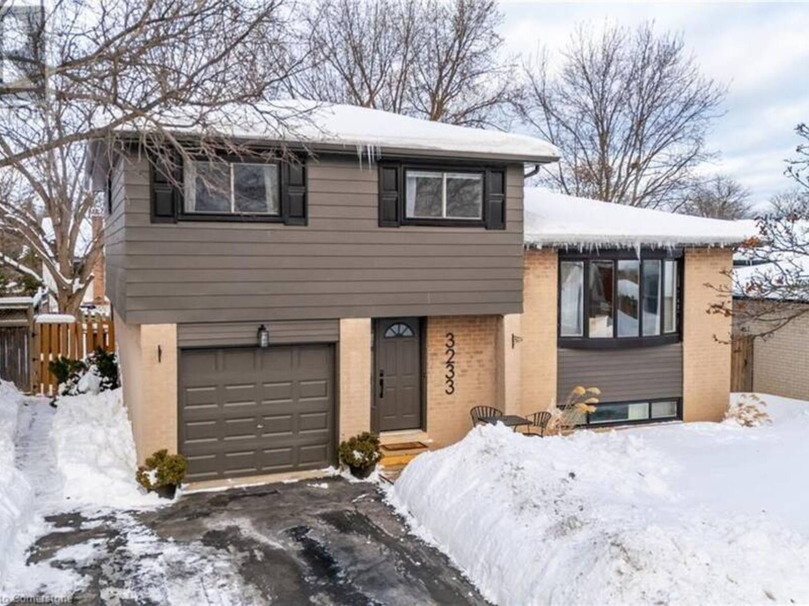 3233 LANSDOWN Drive, Burlington, Ontario L7M 1K1