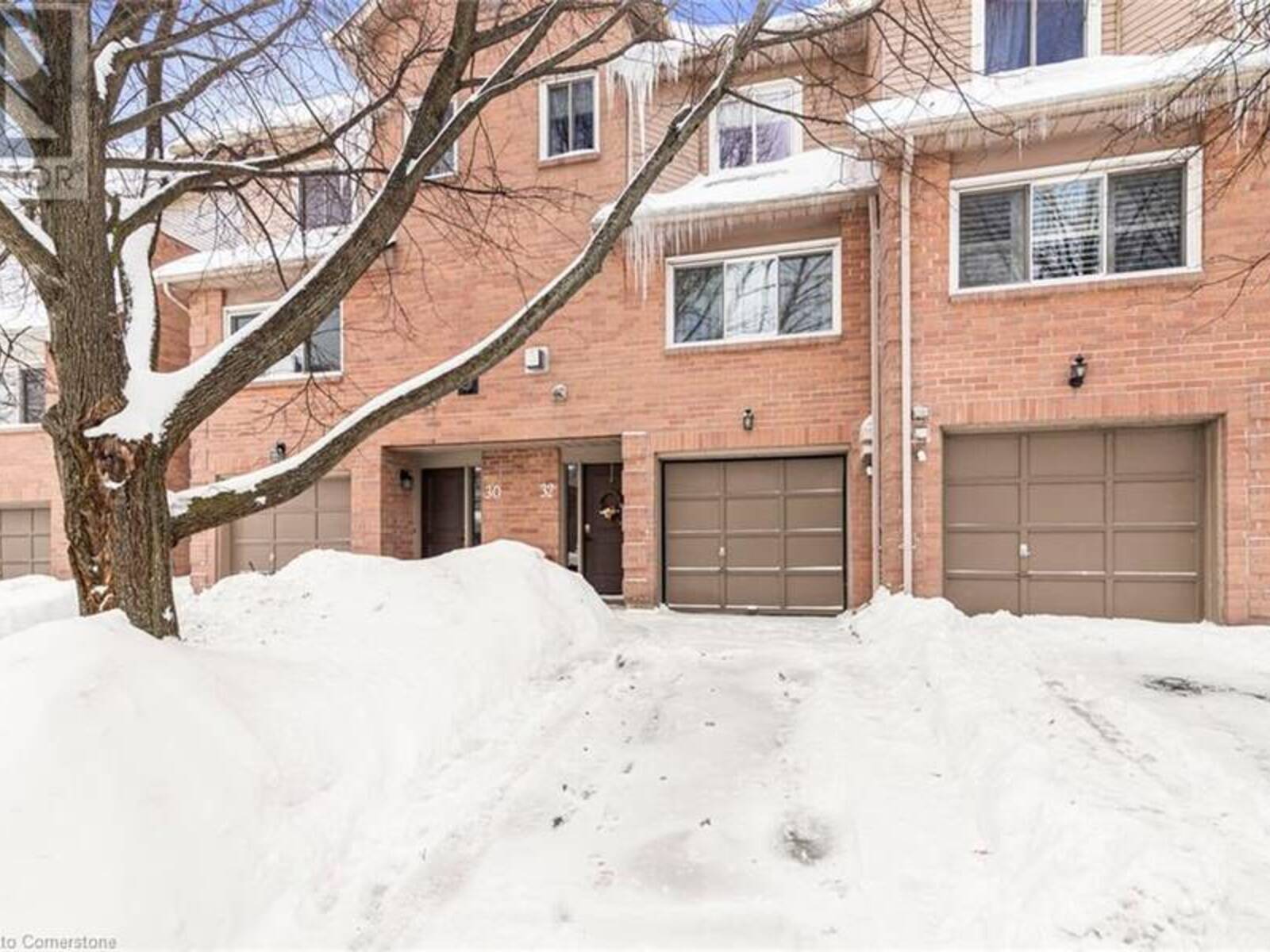 26 MOSS Boulevard Unit# 32, Dundas, Ontario L9H 6W7