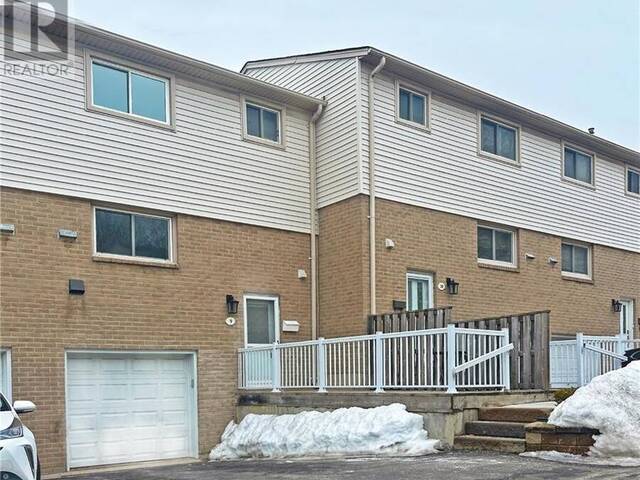 51 CAROGA Court Unit# 9 Hamilton Ontario, L9C 7C2 - 3 Bedrooms Condo For Sale