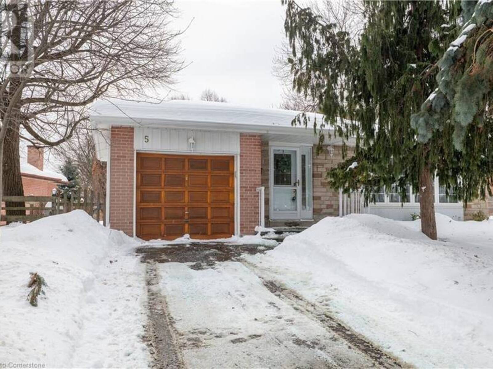 5 BROMLEY Crescent, Brampton, Ontario L6T 1Z2