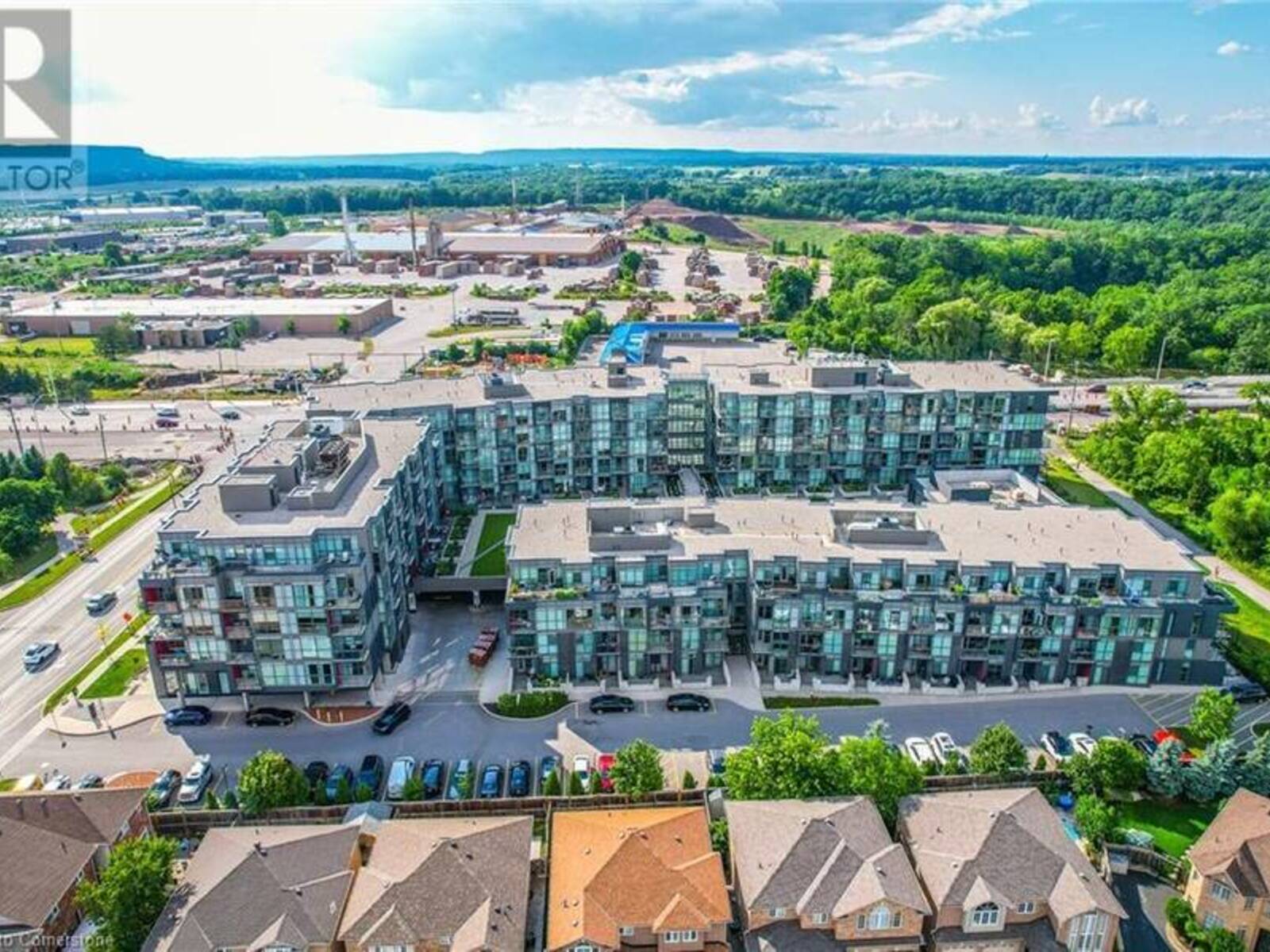 5230 DUNDAS Street Unit# 527, Burlington, Ontario L7L 0J5