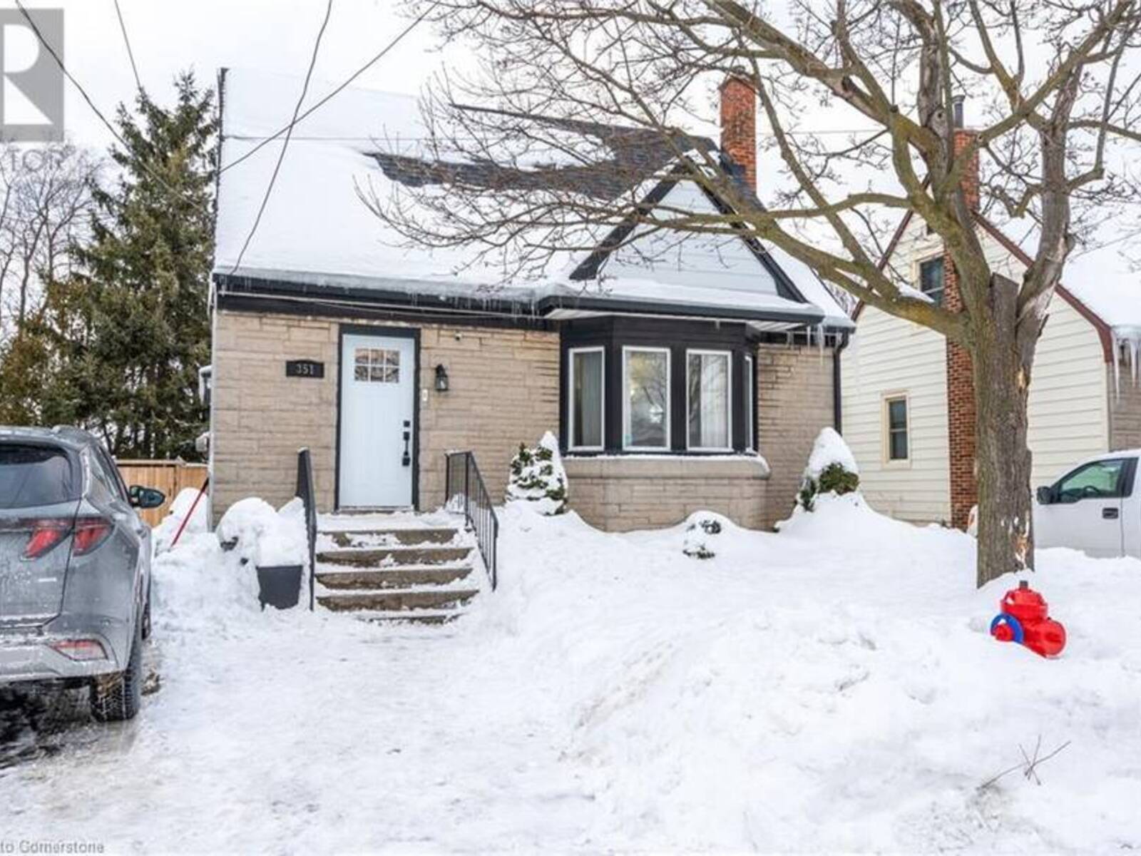 351 QUEENSDALE Avenue E, Hamilton, Ontario L9A 1L5