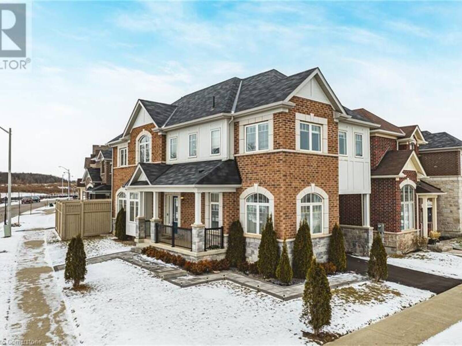 3895 LEONARDO Street, Burlington, Ontario L7M 0Z9