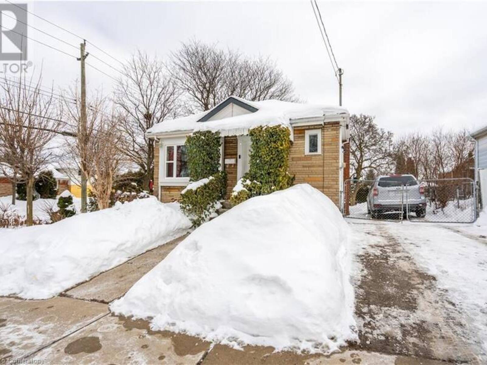 119 EAST 17TH Street, Hamilton, Ontario L9A 4M4