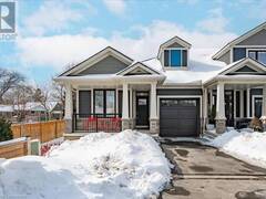 14 TURBINIA Court Grimsby Ontario, L3M 0H8