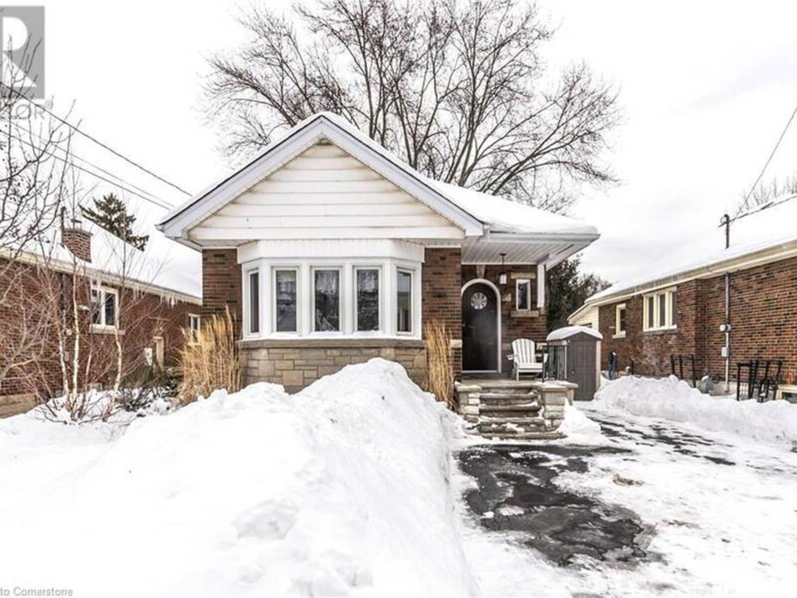 46 KENMORE Road, Hamilton, Ontario L8S 3T7