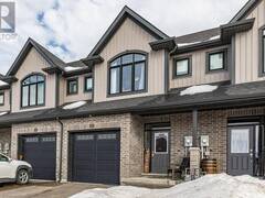 8 SPRING CREST Way Thorold Ontario, L2V 0J8