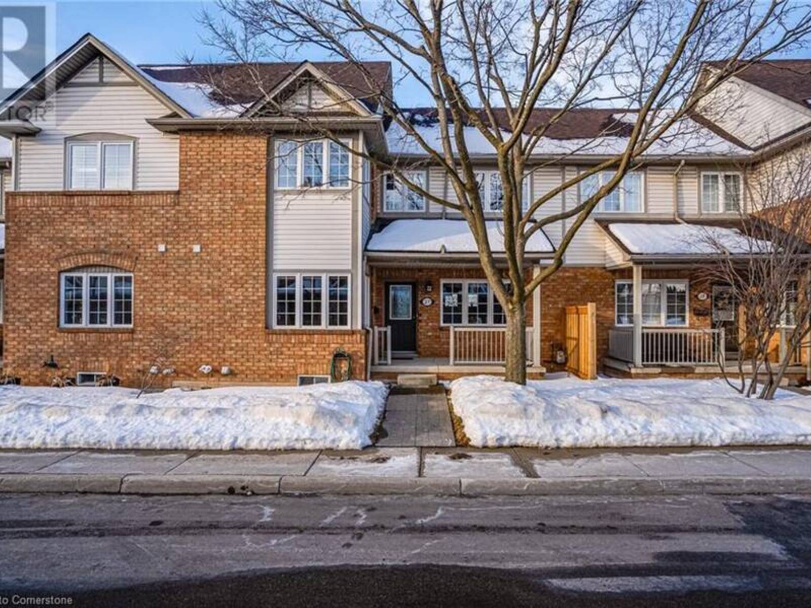 100 BEDDOE Drive Unit# 27, Hamilton, Ontario L8P 4Z2