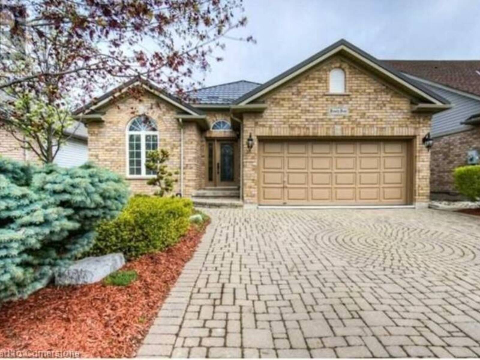 44 MCNICHOL Drive, Cambridge, Ontario N1P 1C9