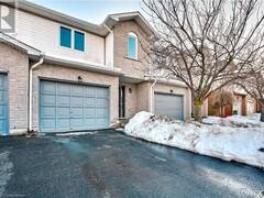 800 PARAMOUNT Drive Unit# 31 Hamilton Ontario, L8J 3V7